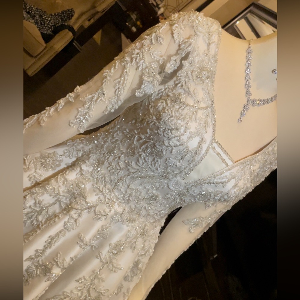 Exquisite Wedding gown